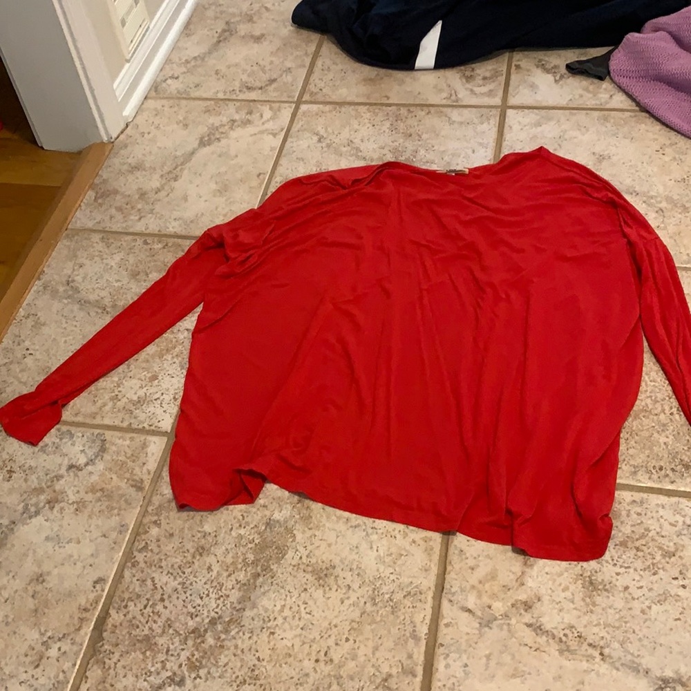 Long sleeve red top